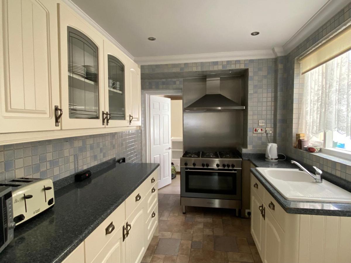 3 Double Bed House 10 Mins From Sandbanks Poole Exterior photo